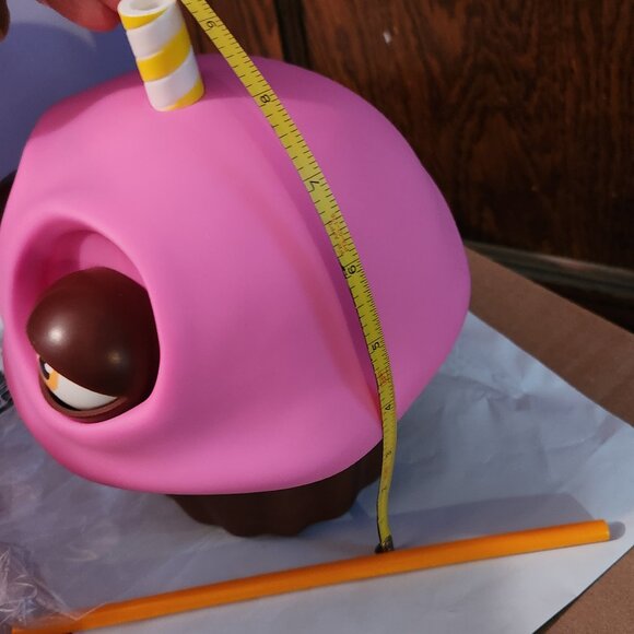 AMC Exclusive Five Nights at Freddy's2 FNAF 3D Drink Bottle Pink Cup CupCake - Picture 5 of 7